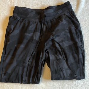 Lululemon Ready to Rulu cropped